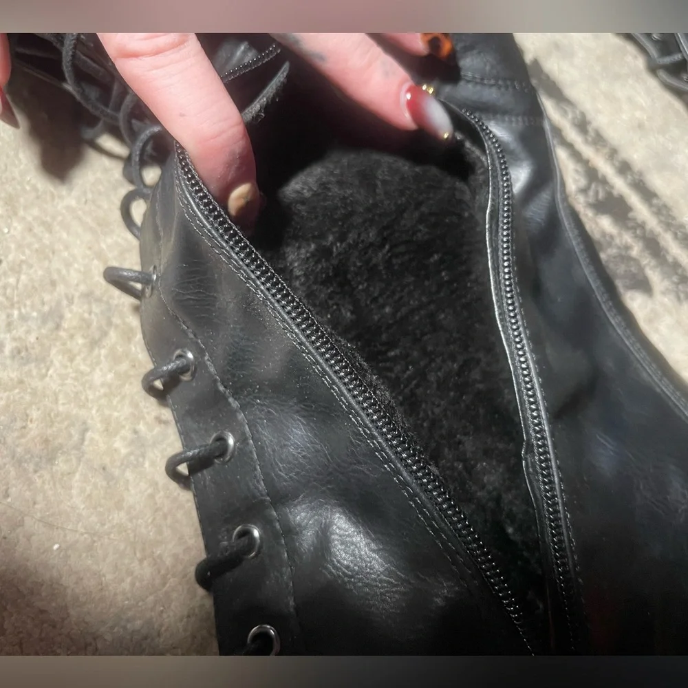 Knee high Black Lace Up Boots, warm fuzzy inside - Picture 8 of 16